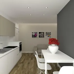 Piccolo Moderno Sulla In Centro , Lido di Jesolo Italien